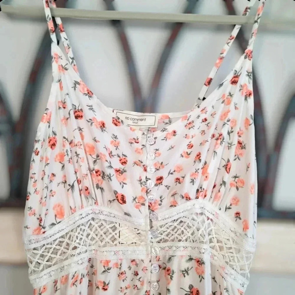 *NWT* no comment Button Up Crochet Floral Sun Dress Size M - Picture 2 of 6